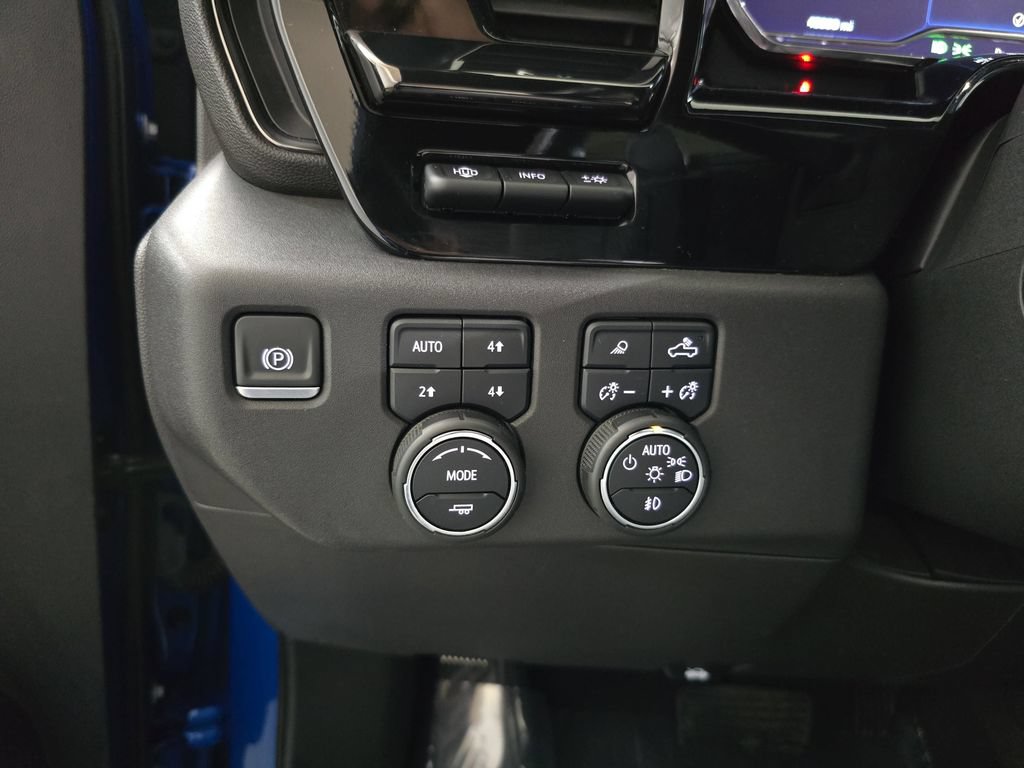 Used 2022 Chevrolet Silverado 1500 ZR2 w/ Technology Package AWD/4WD image 26