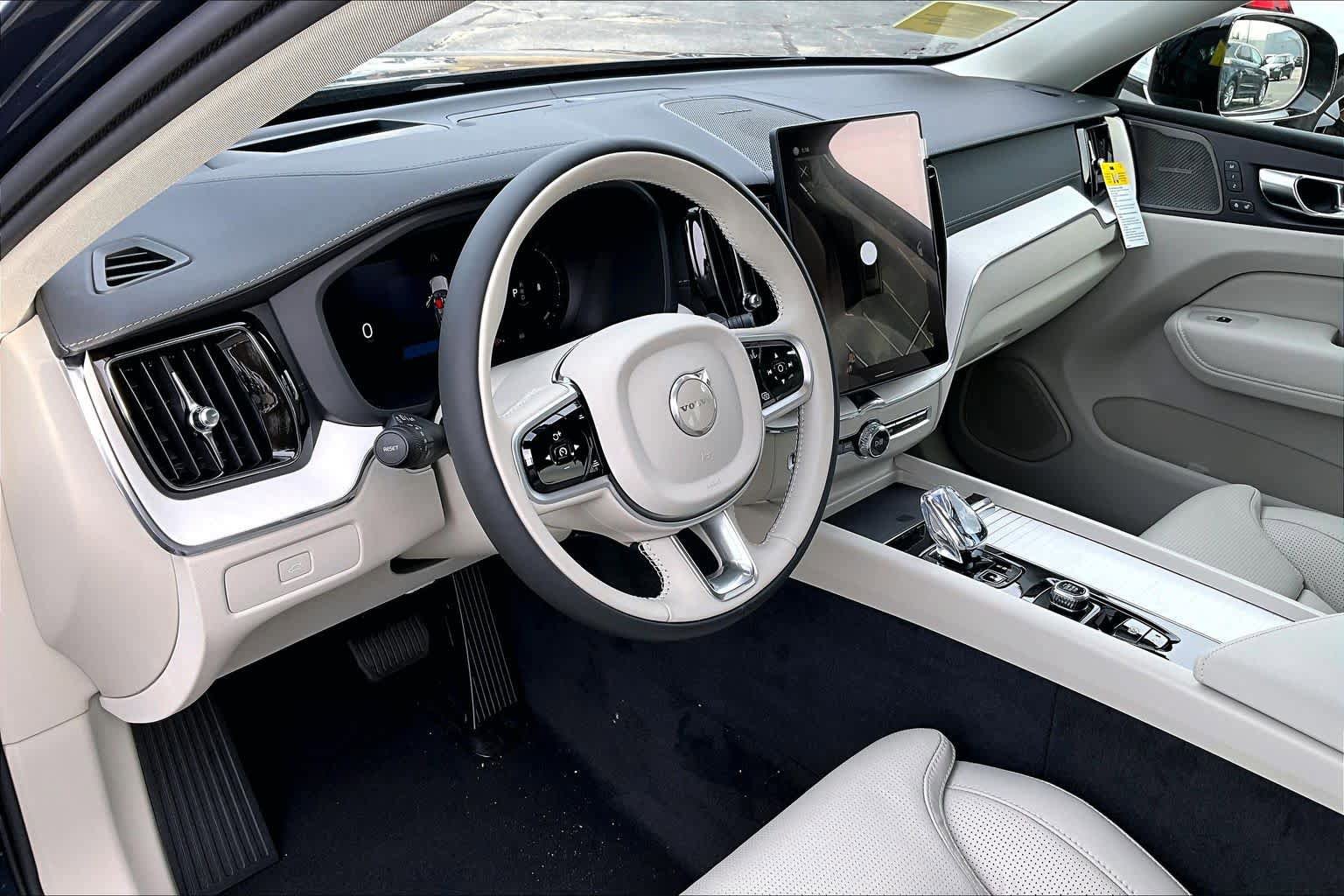 New 2026 Volvo XC60 B5 Ultra w/ Protection Package Premier AWD/4WD image 9