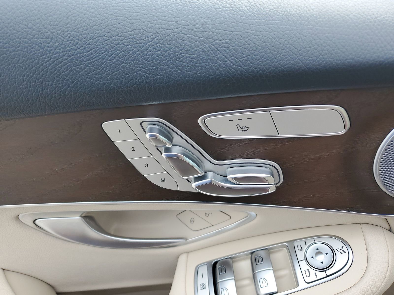 Used 2019 Mercedes-Benz GLC 350e 4MATIC image 21