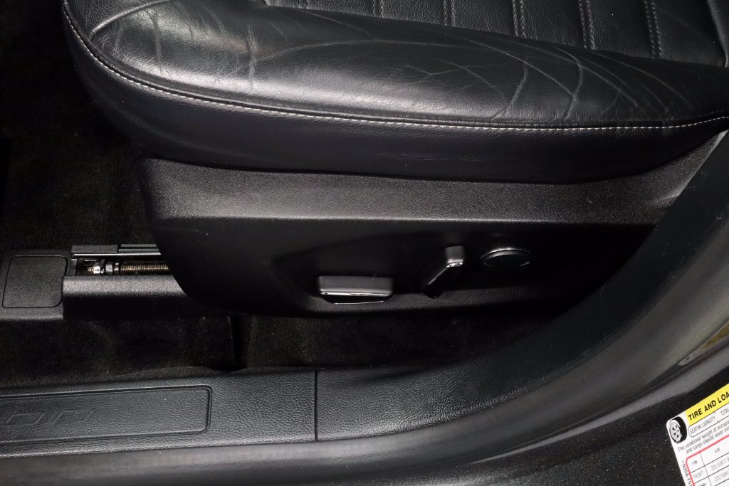 Used 2018 Ford Fusion SE FWD image 25