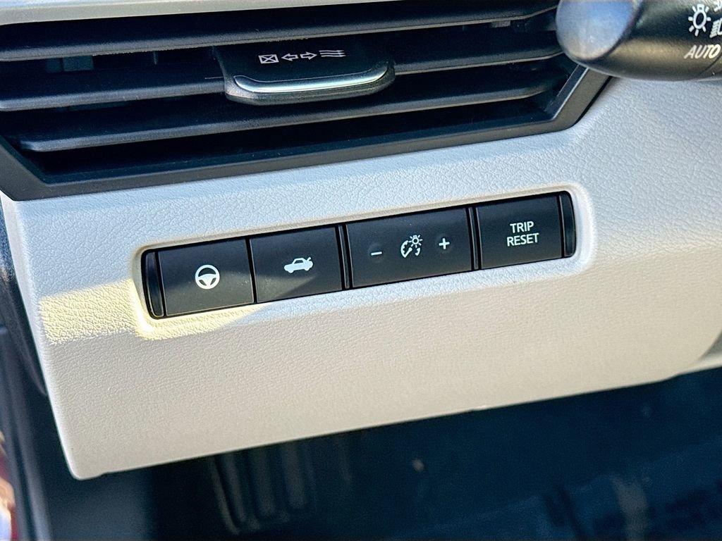Used 2023 Nissan Altima 2.5 SV w/ SV Premium Package image 10