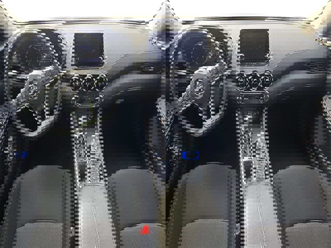 Used 2025 Nissan Sentra SV image 4