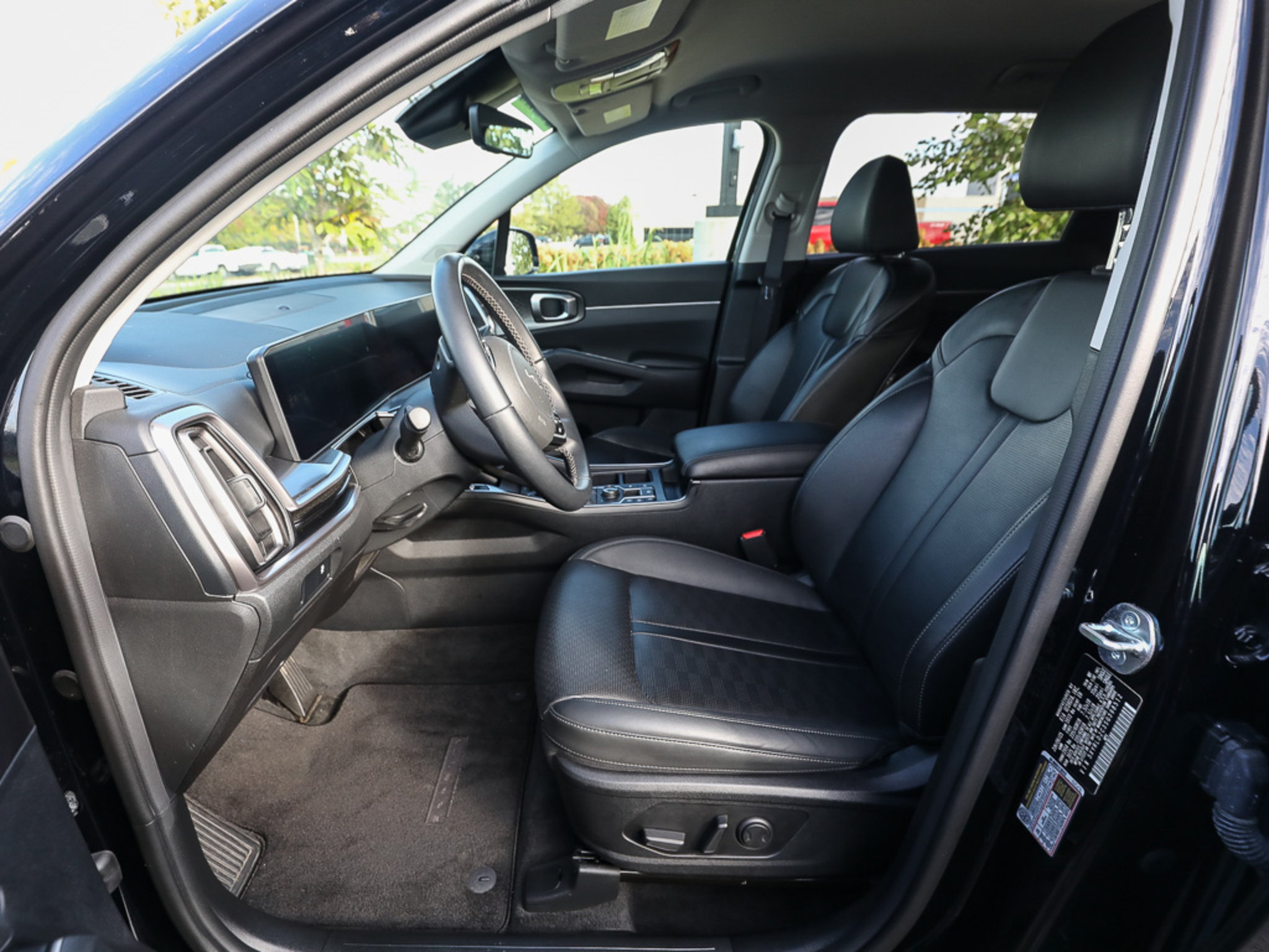 Certified 2025 Kia Sorento S AWD/4WD image 12