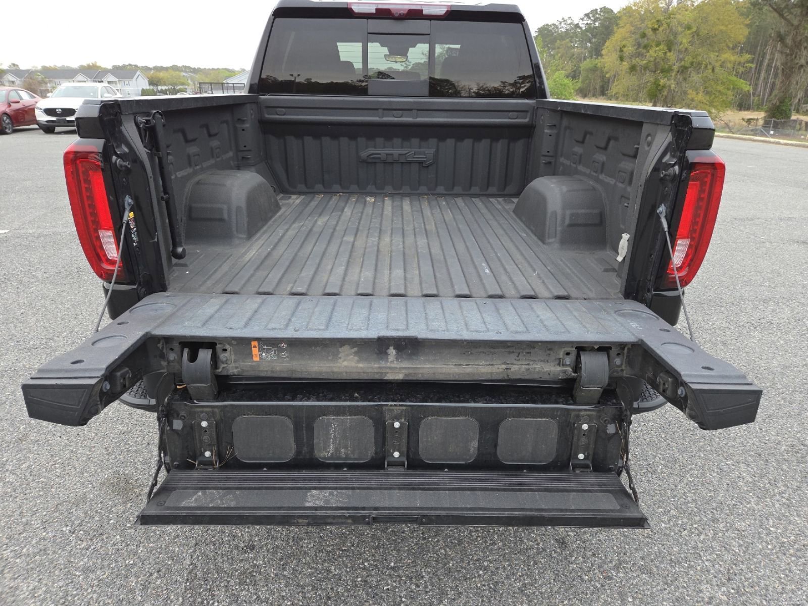 Used 2024 GMC Sierra 1500 AT4 w/ Technology Package image 24