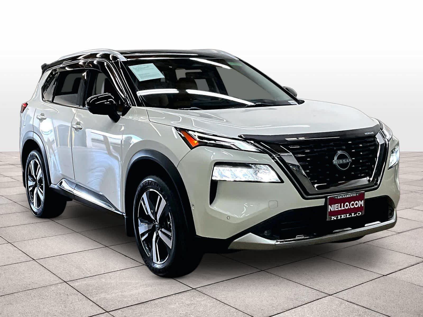Used 2023 Nissan Rogue Platinum w/ Platinum Premium Package AWD/4WD image 2