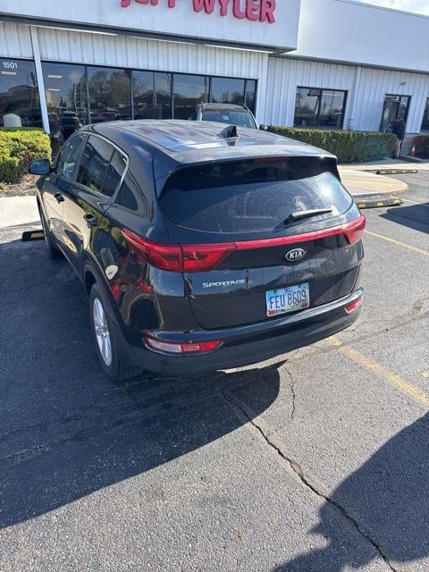 Used 2017 Kia Sportage LX image 3