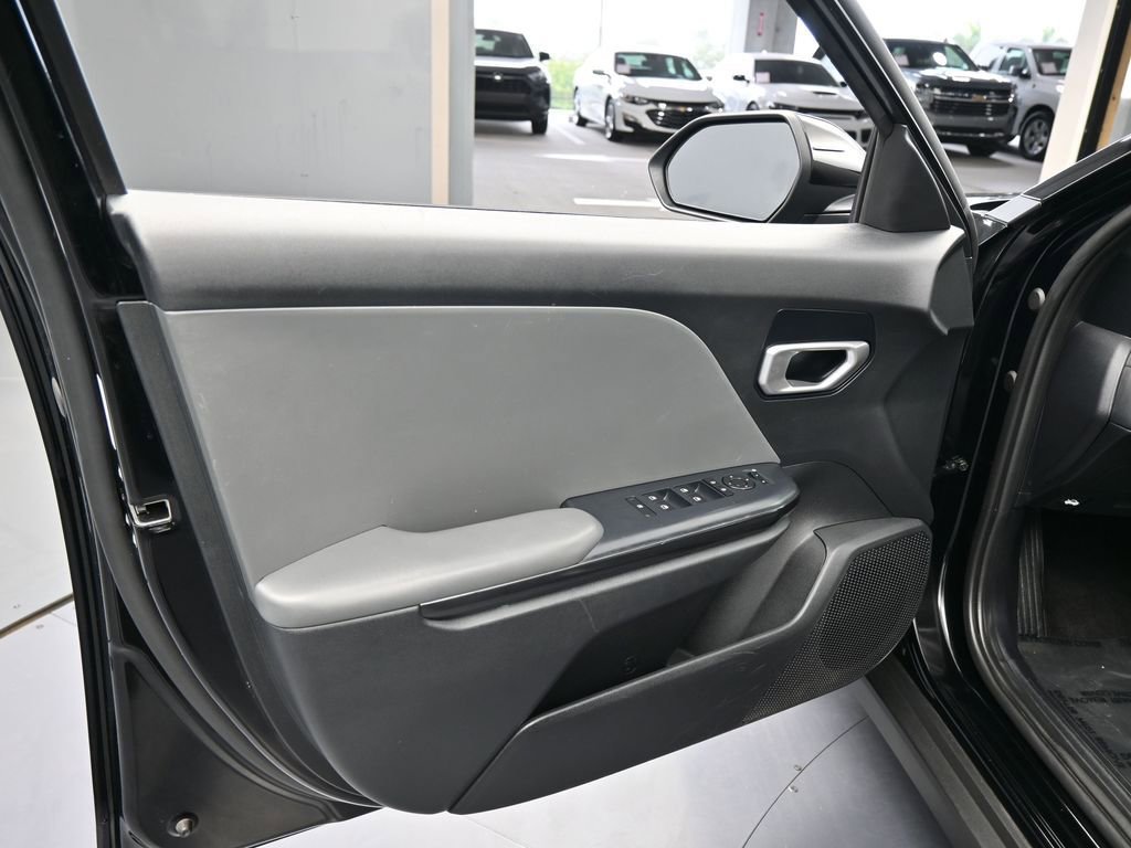 Used 2025 Kia K4 LX image 15