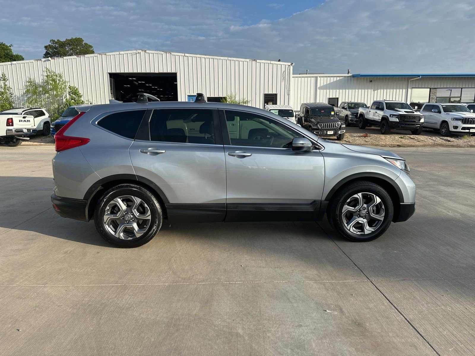 Used 2018 Honda CR-V EX image 6