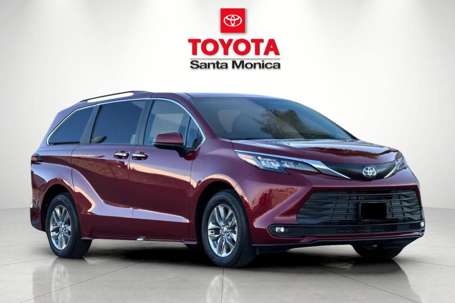 New 2026 Toyota Sienna XLE image 1
