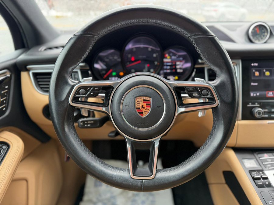 Used 2018 Porsche Macan image 29