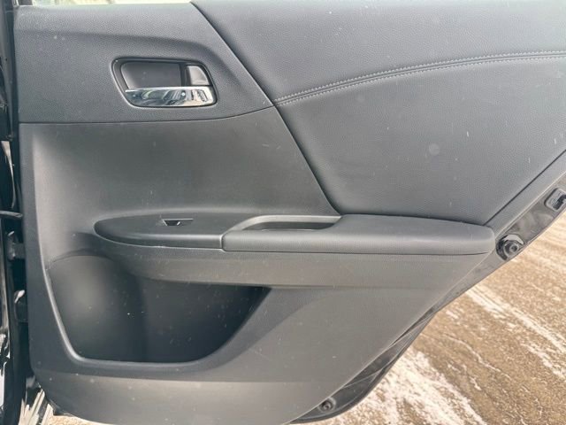 Used 2015 Honda Accord EX-L image 31