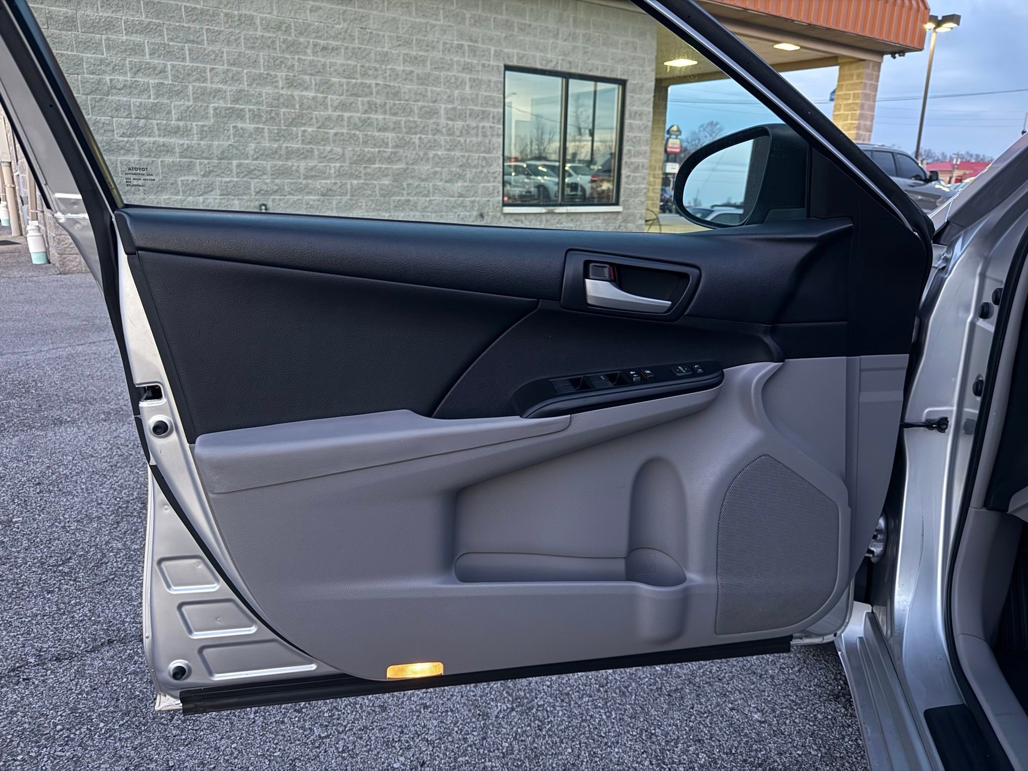 Used 2013 Toyota Camry image 26