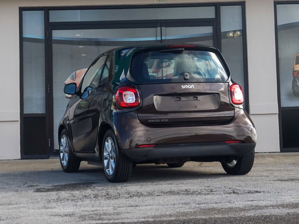 Used 2018 smart fortwo electric drive RWD image 4