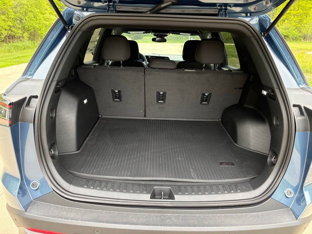 New 2026 Chevrolet Equinox LT w/ LPO, Floor Liner Package AWD/4WD image 45