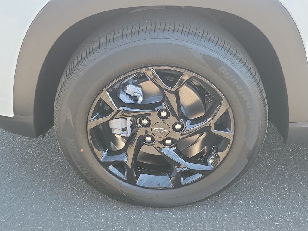 New 2026 Chevrolet Trax LT w/ Driver Confidence Package FWD image 25