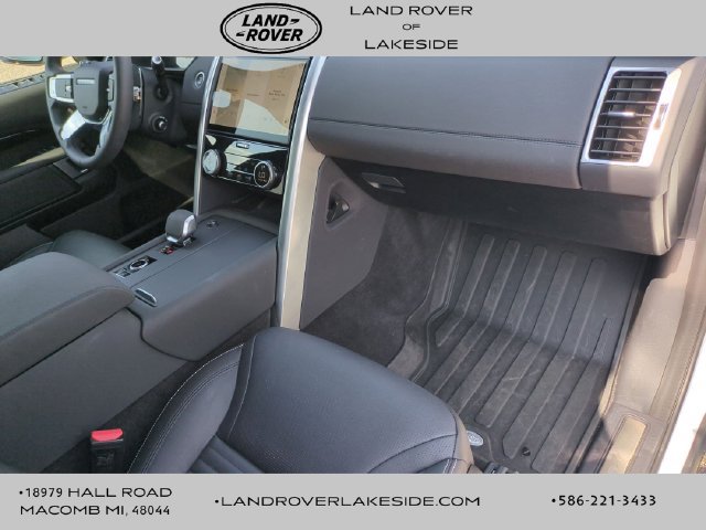 Used 2026 Land Rover Discovery S AWD/4WD image 19