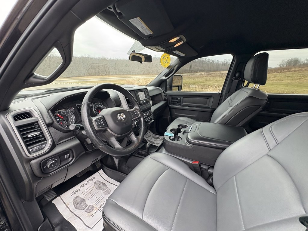 Used 2024 RAM 2500 Tradesman w/ Chrome Appearance Group image 33