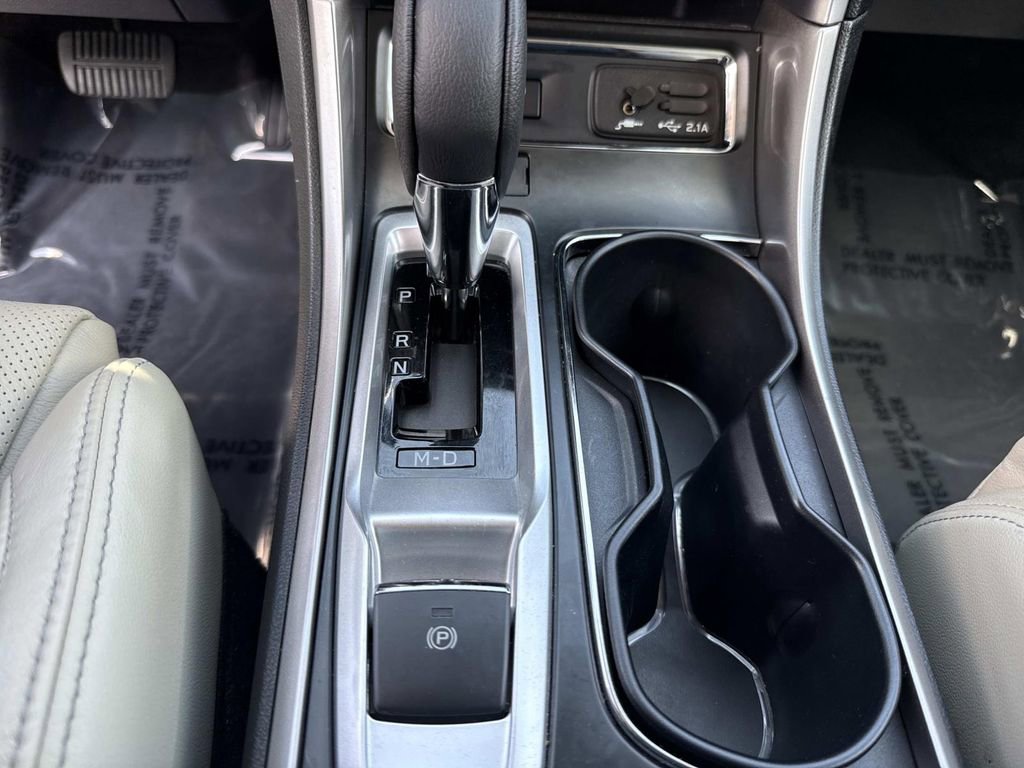 Used 2022 Subaru Ascent Limited w/ Technology Package image 36