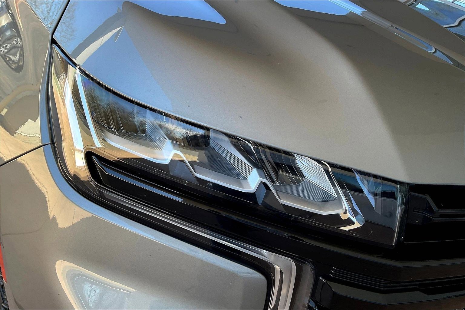 Used 2023 Chevrolet Suburban Z71 w/ Luxury Package image 31