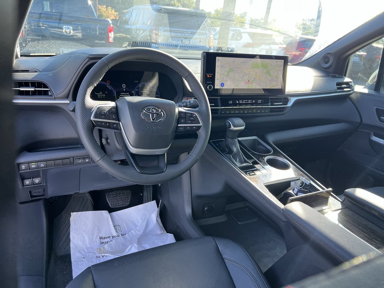 Used 2026 Toyota Sienna Limited FWD image 30