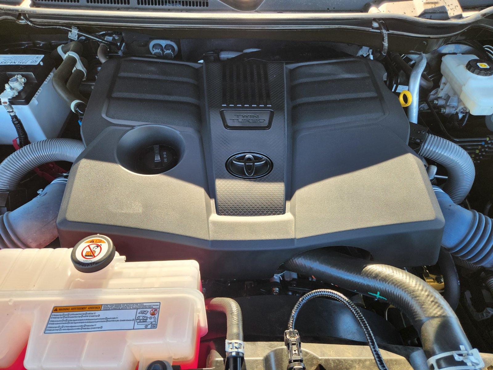 Used 2024 Toyota Tundra Limited w/ Power Package AWD/4WD image 34