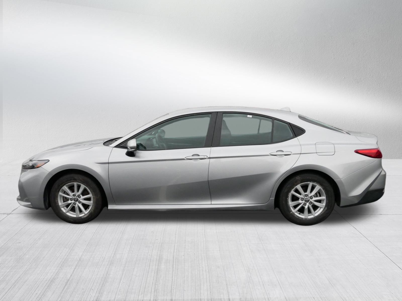 Certified 2025 Toyota Camry LE FWD image 4