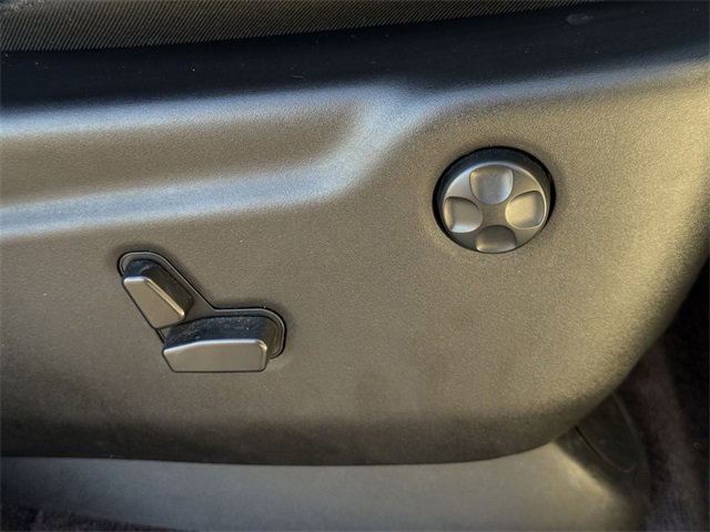 Used 2017 Jeep Grand Cherokee Limited image 27