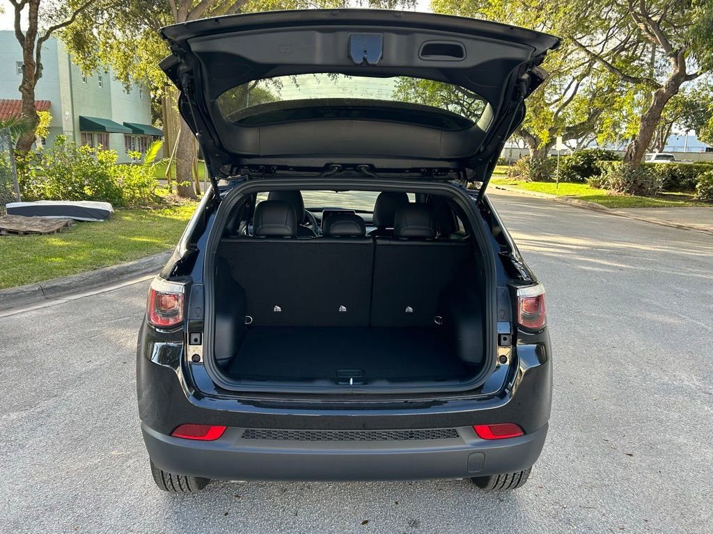 New 2026 Jeep Compass Latitude image 34