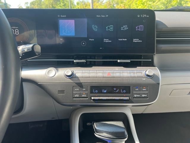 Used 2024 Hyundai Kona SEL image 12