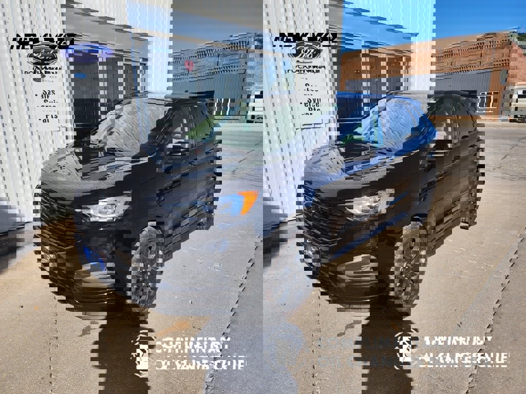 Used 2022 Ford Edge SE w/ Black Appearance Package