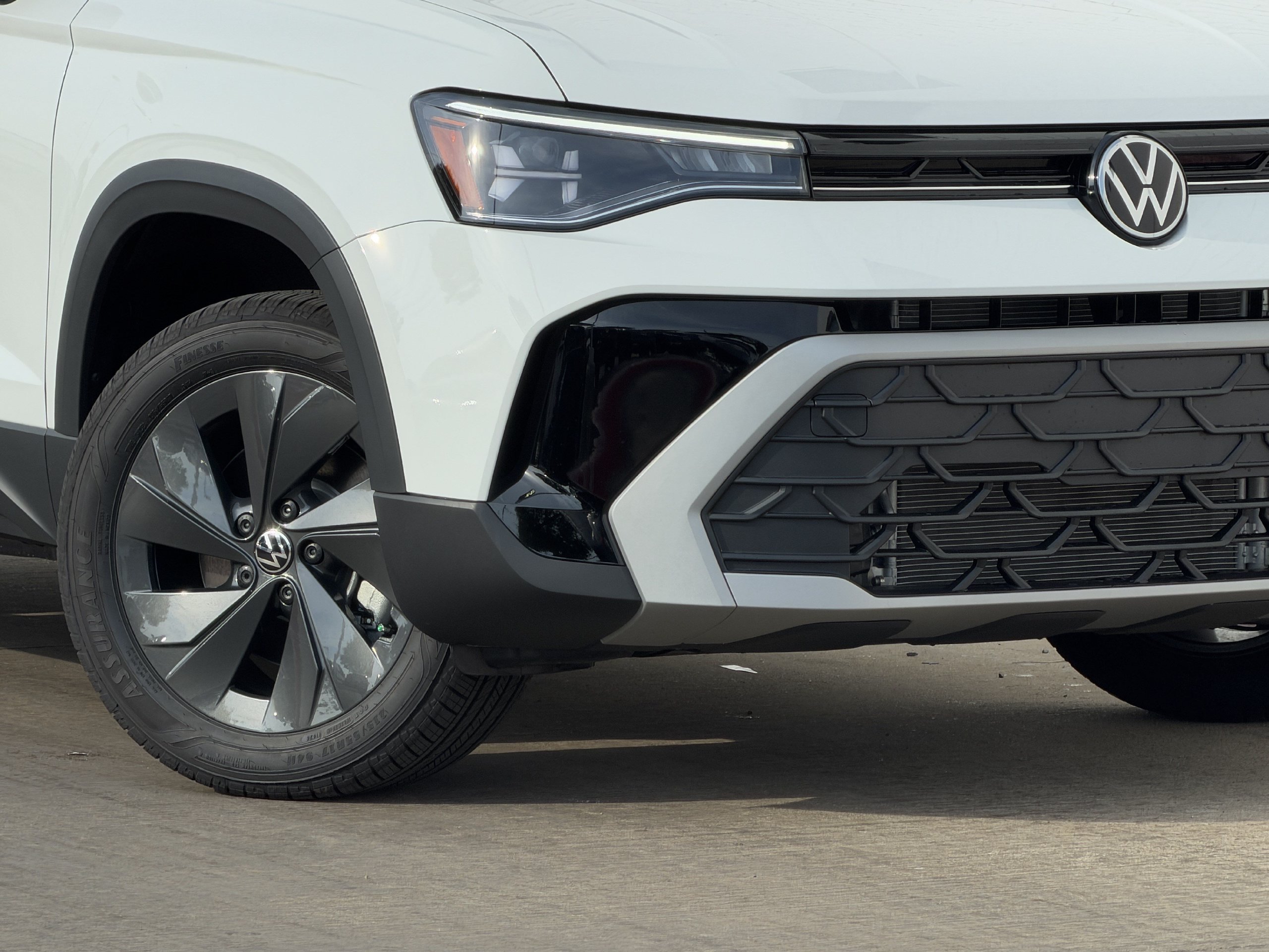 New 2027 Volkswagen Taos S FWD image 9
