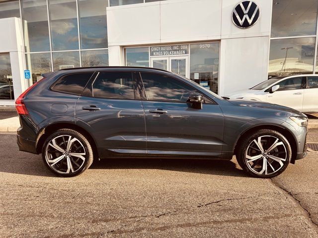 Used 2022 Volvo XC60 B6 R-Design w/ Advanced Package AWD/4WD image 8