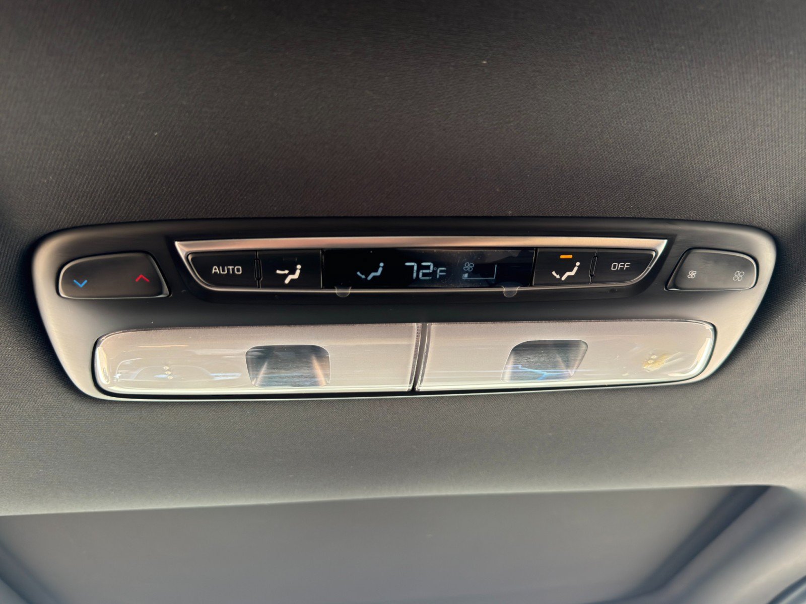 Used 2020 Kia Telluride SX w/ Towing Package FWD image 36