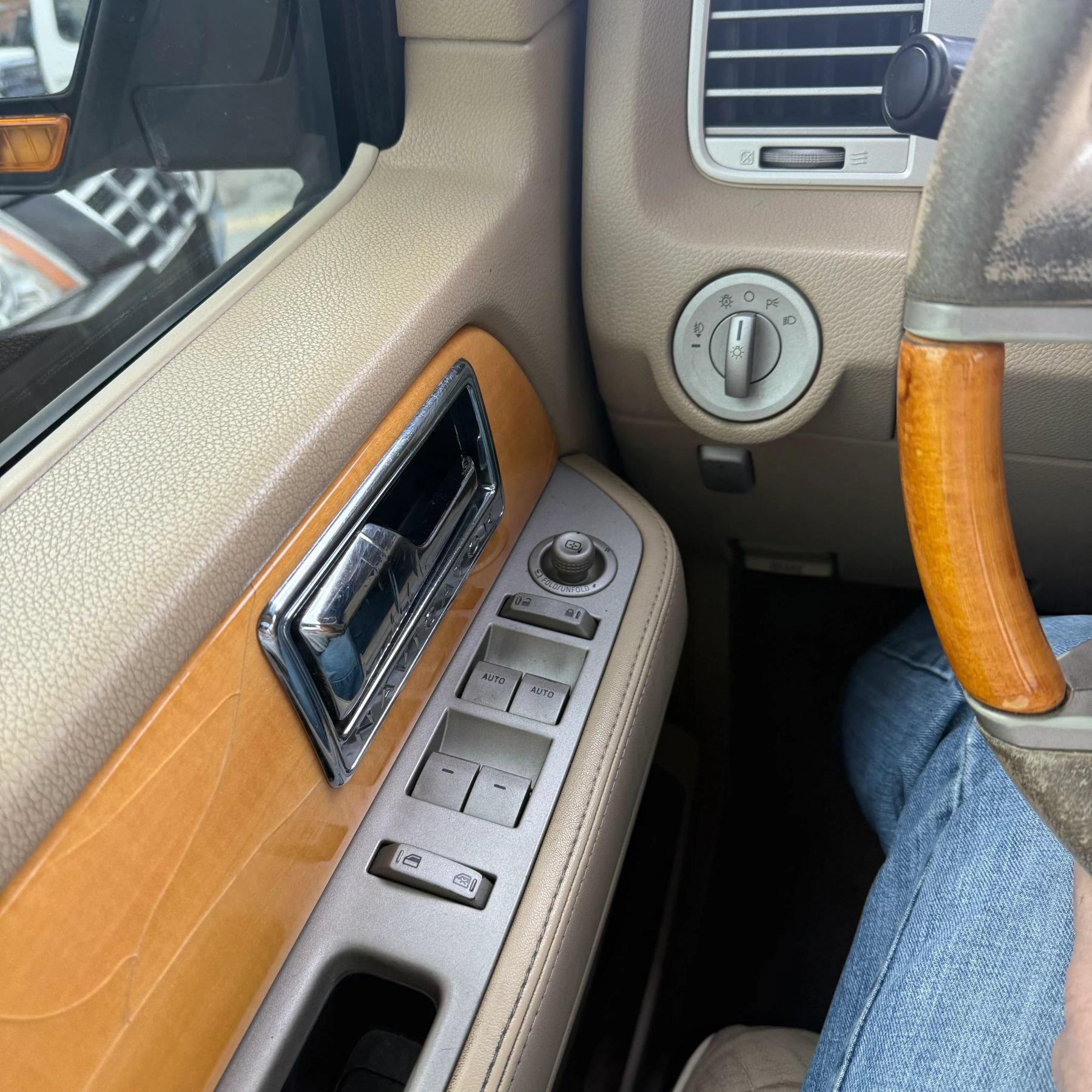 Used 2008 Lincoln Navigator 4WD image 27
