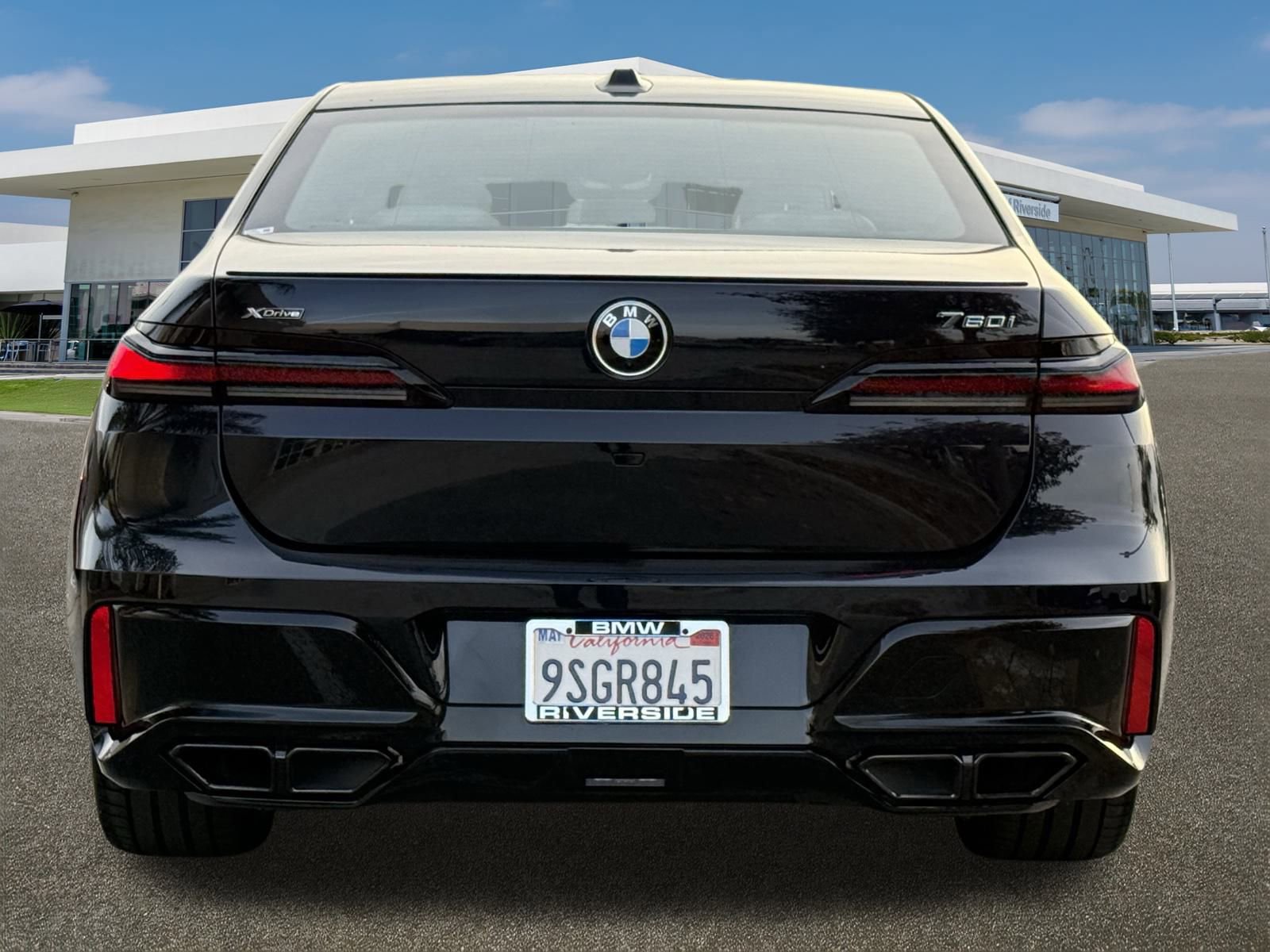 Used 2025 BMW 760i xDrive image 9