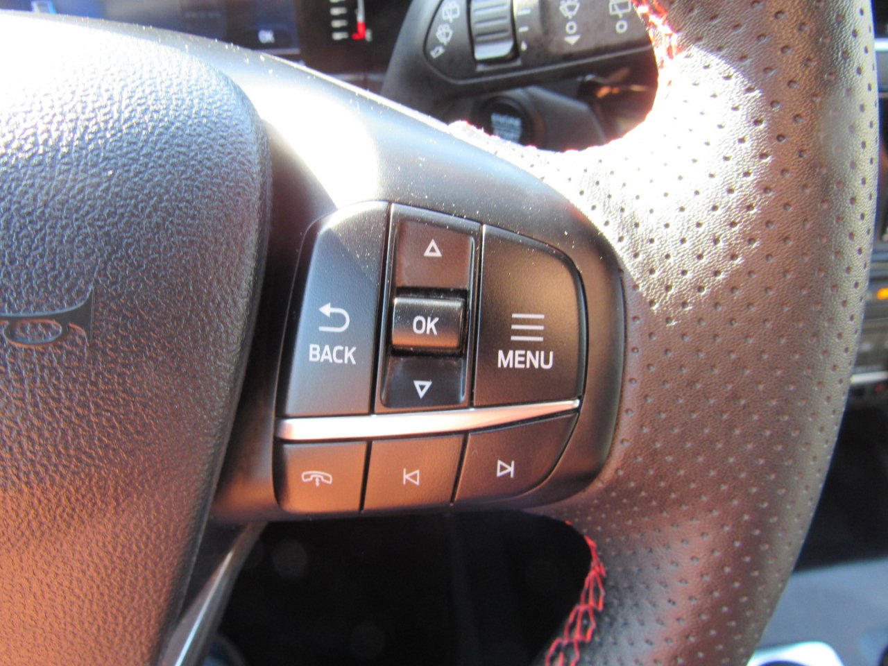 Used 2024 Ford Escape ST-Line image 23