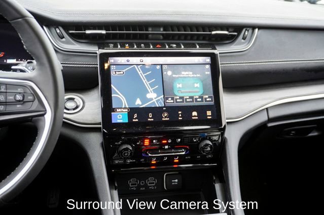 Used 2023 Jeep Grand Cherokee Limited w/ Luxury Tech Group II image 13