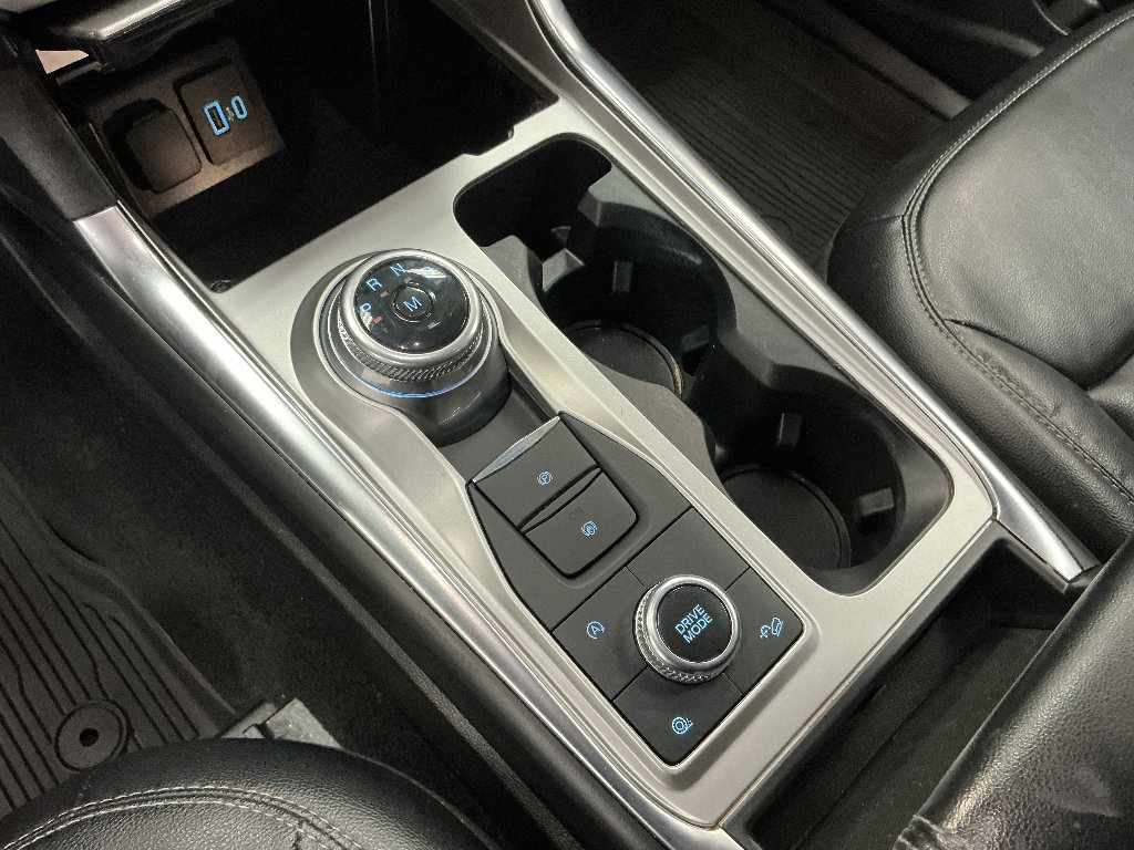 Used 2021 Ford Explorer XLT w/ Equipment Group 202A AWD/4WD image 19