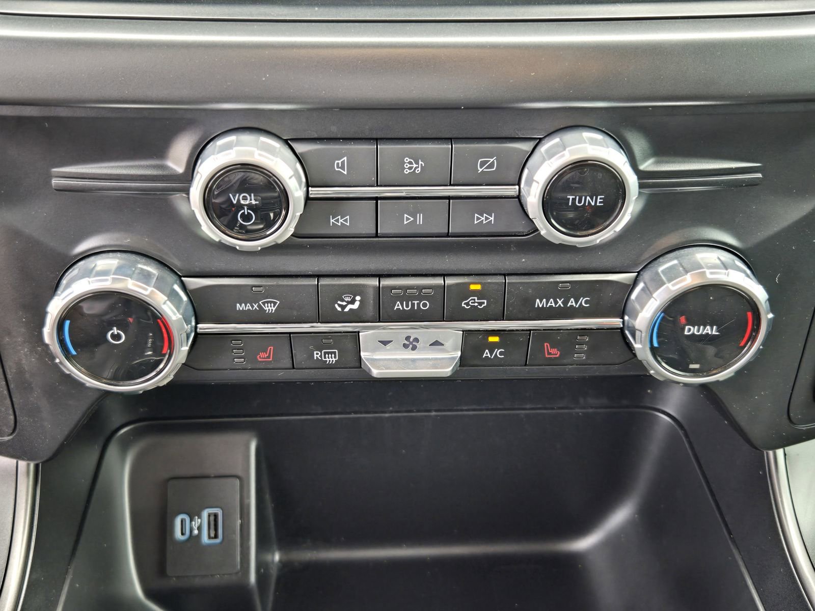 Used 2024 Ford F150 XLT w/ Equipment Group 302A MID RWD image 17