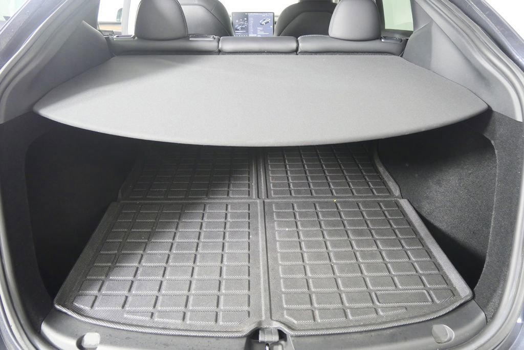 Used 2023 Tesla Model Y Long Range image 16