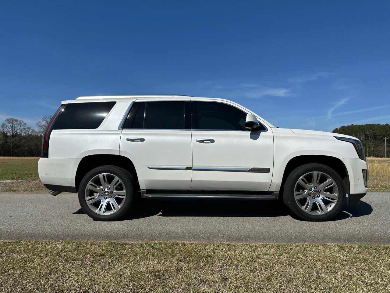Used 2017 Cadillac Escalade Luxury image 5