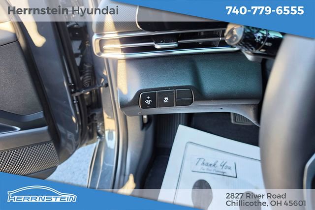 Used 2024 Hyundai Elantra SEL w/ Convenience Package image 16