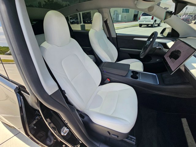 Used 2024 Tesla Model Y Long Range RWD image 22