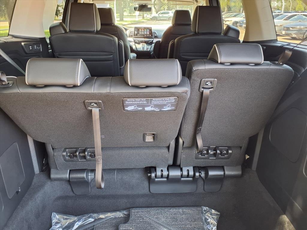 New 2026 Honda Odyssey Touring image 19