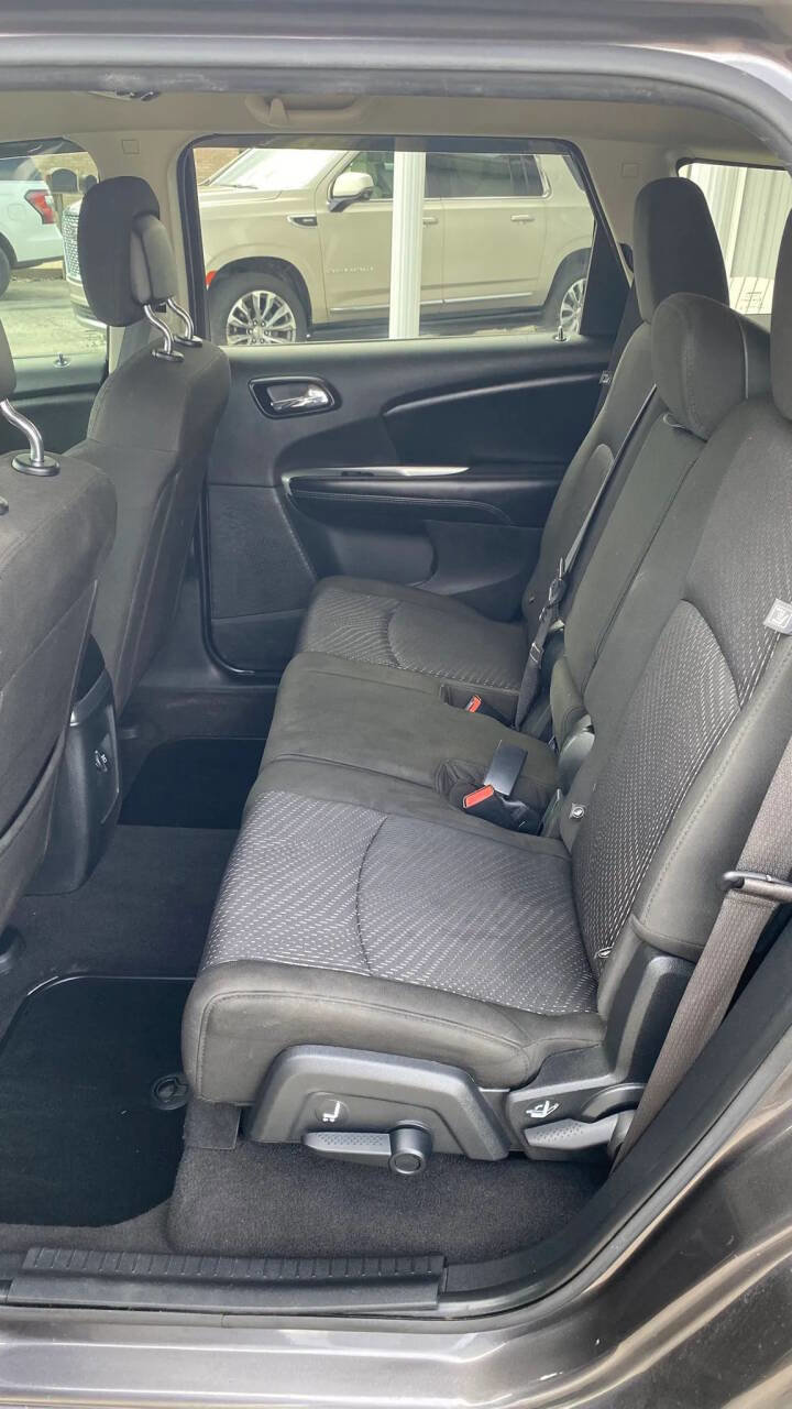 Used 2019 Dodge Journey SE w/ Blacktop Package FWD image 18