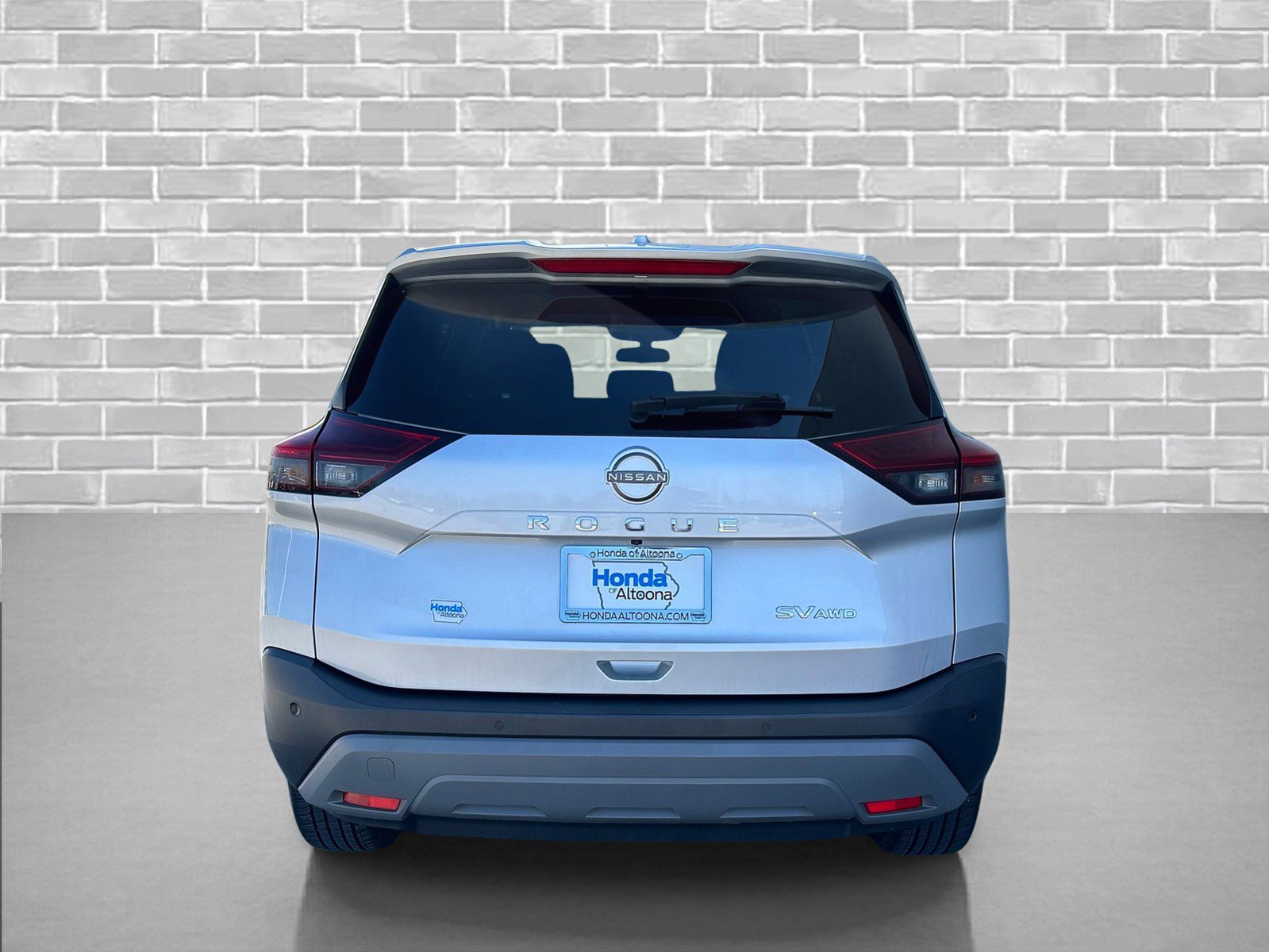 Used 2023 Nissan Rogue SV image 4