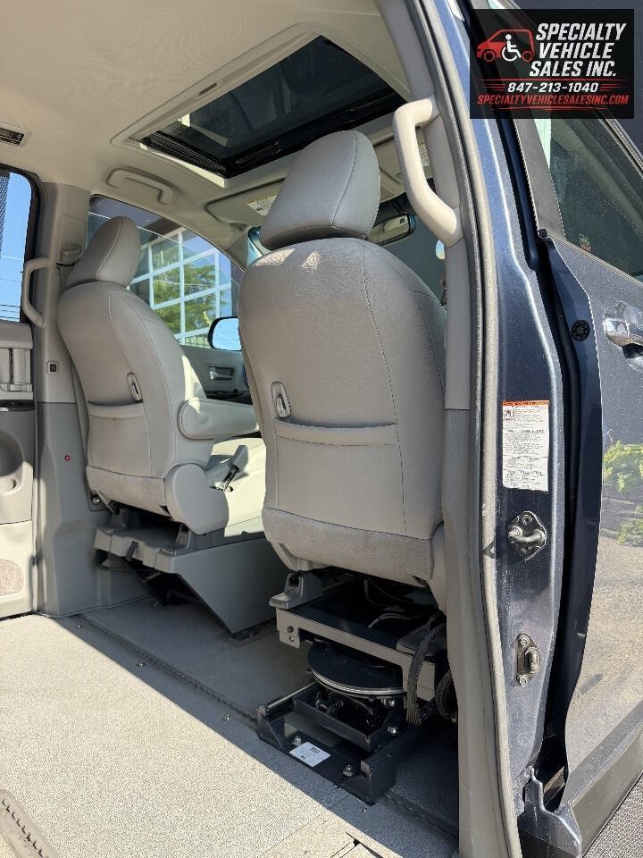 Used 2016 Toyota Sienna XLE FWD image 20