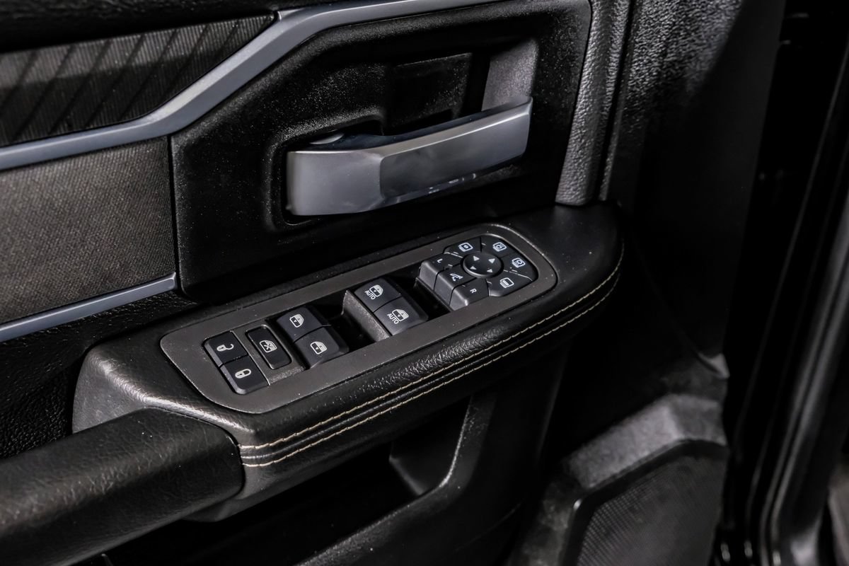 Used 2025 RAM 2500 Big Horn AWD/4WD image 34