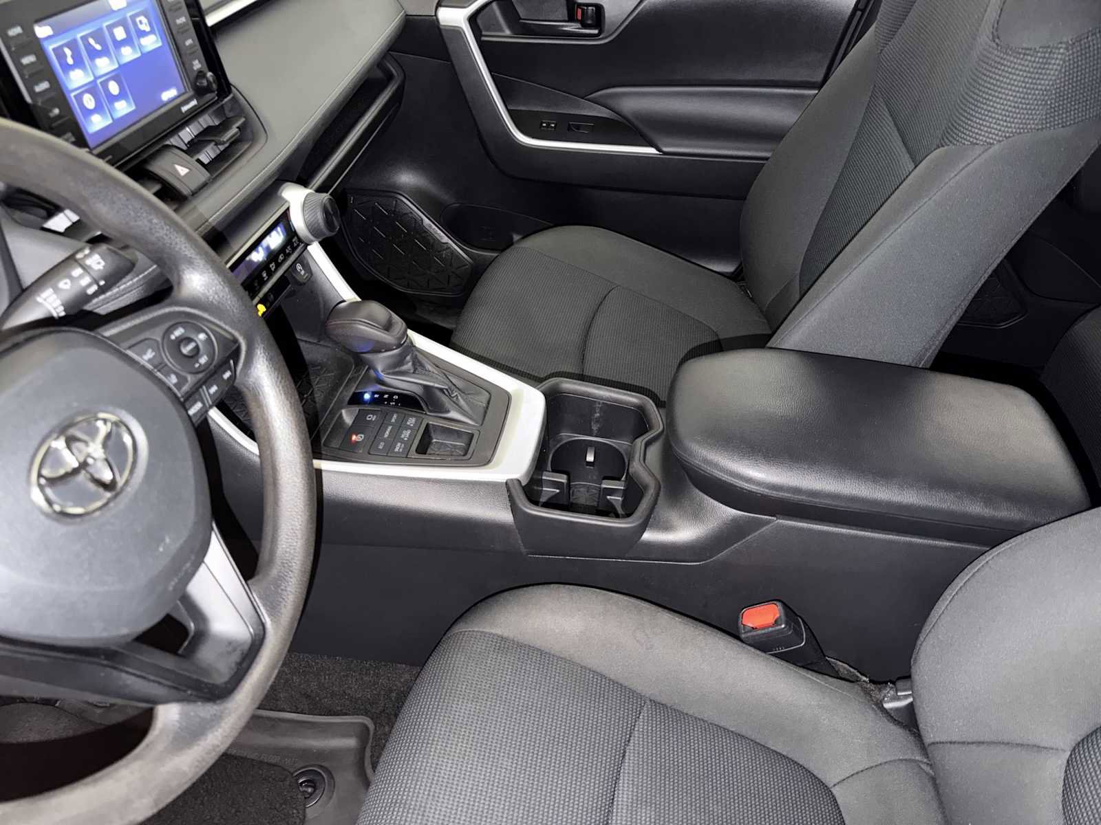 Used 2022 Toyota RAV4 LE AWD/4WD image 18