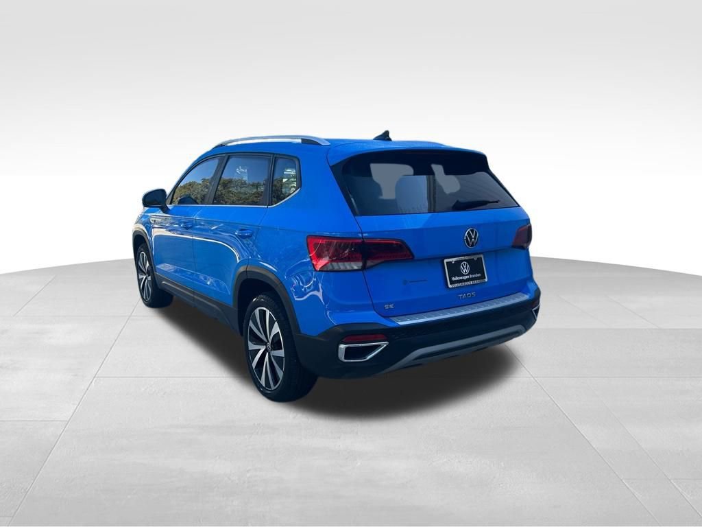 Certified 2023 Volkswagen Taos SE image 2
